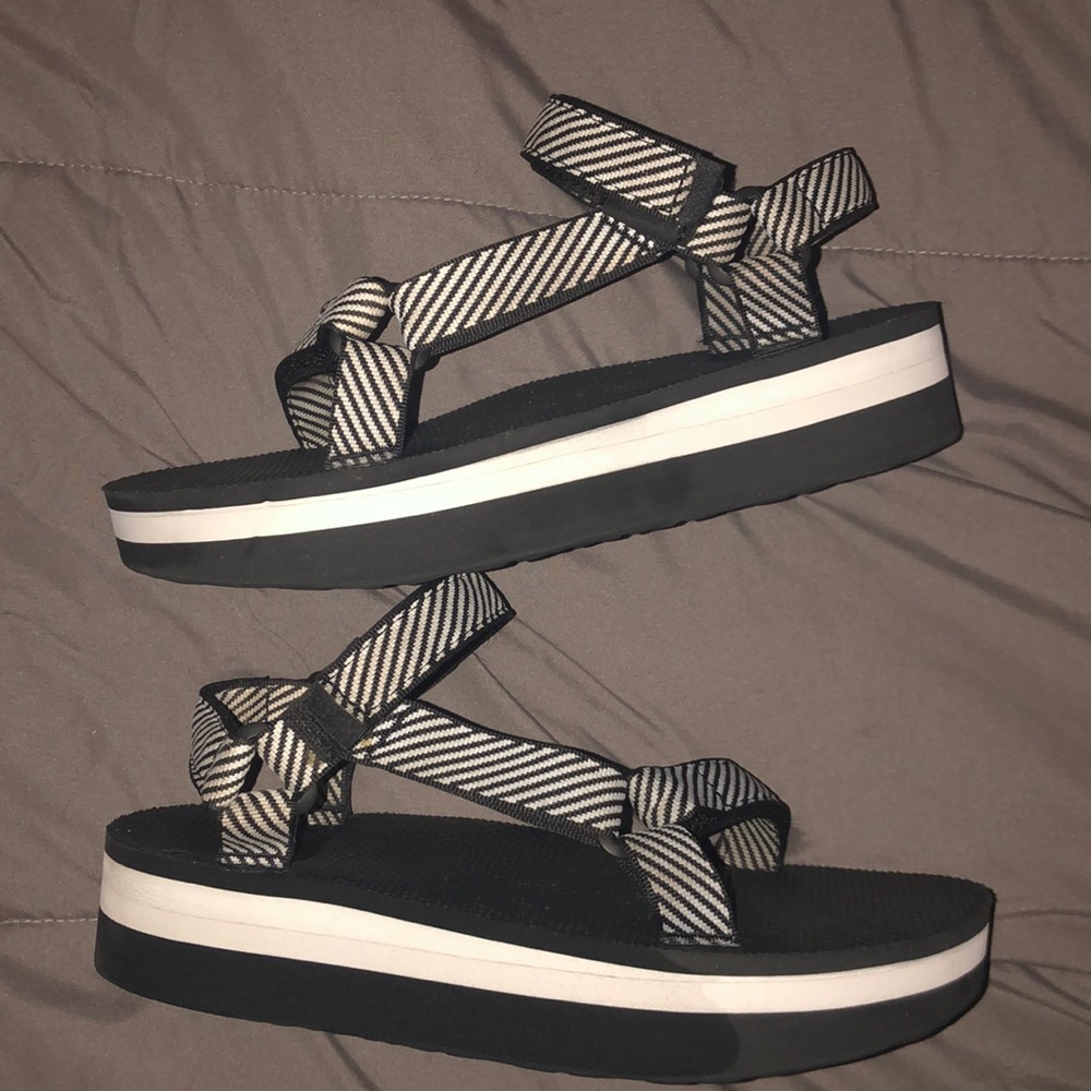 Teva Flatform Universal Sandal